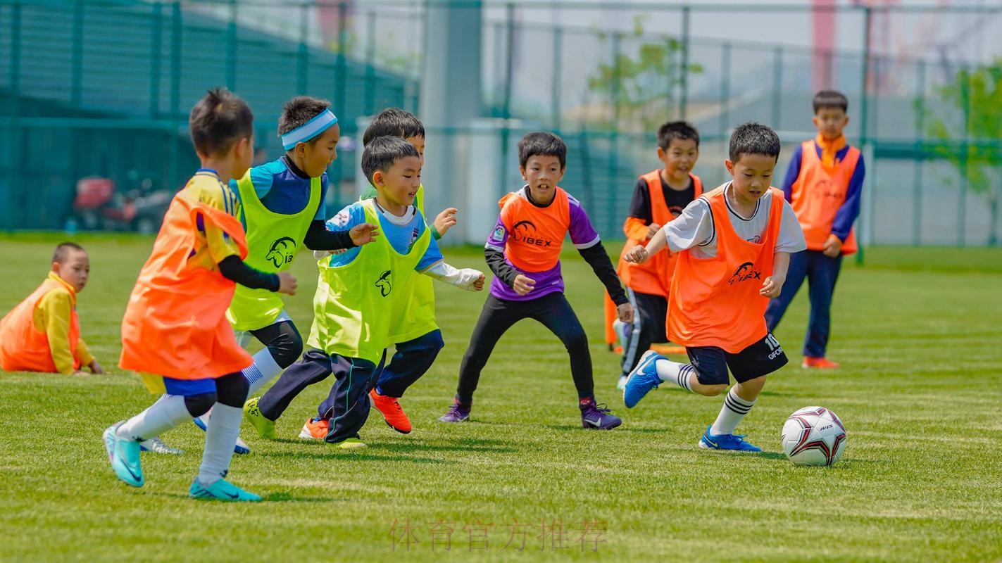 延边青训受益“百名外教项目” 西班牙教练费尔明爱旅游更爱足球
